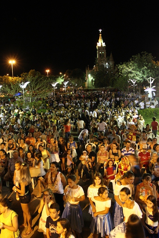 público lotou a praça