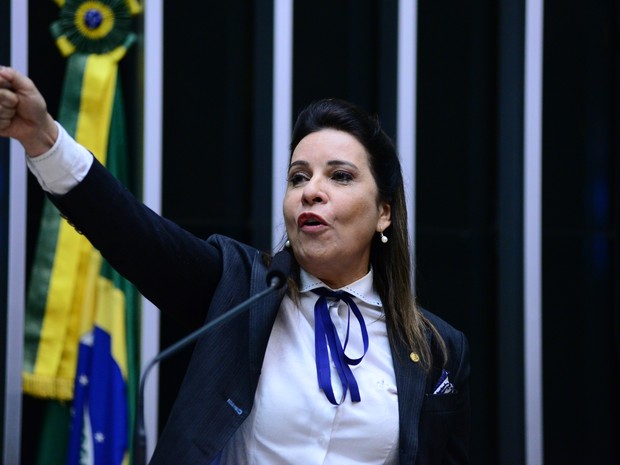 Deputada Raquel Muniz (PSD-MG) citou o marido em voto sobre o processo de impeachment na Câmara (Foto: Nilson Bastian/ Câmara dos Deputados)